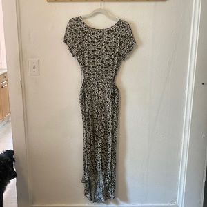 A NEW DAY HI LOW SUMMER DRESS, SIDE CUTS OUTS AND POCKETS!